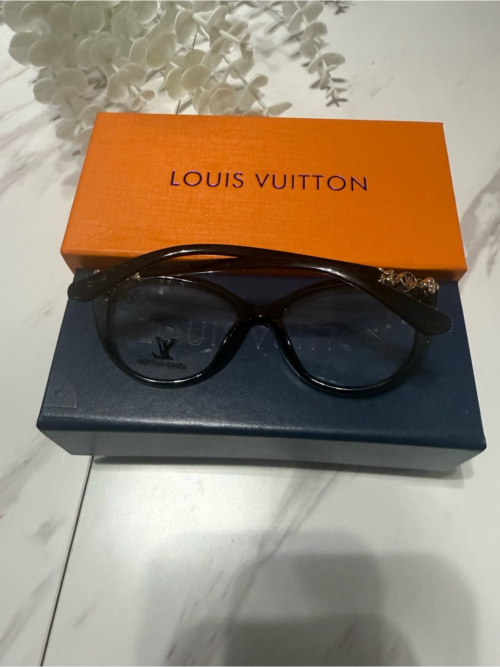 Louis Vuitton Black Women's Sunglasses with Gold Accent Temples